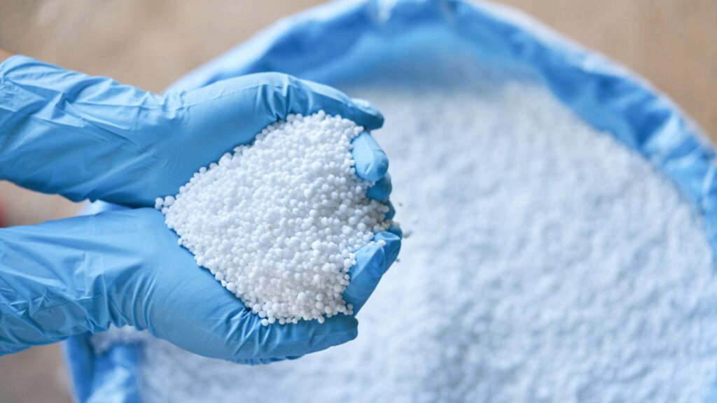 Granular urea fertilizer